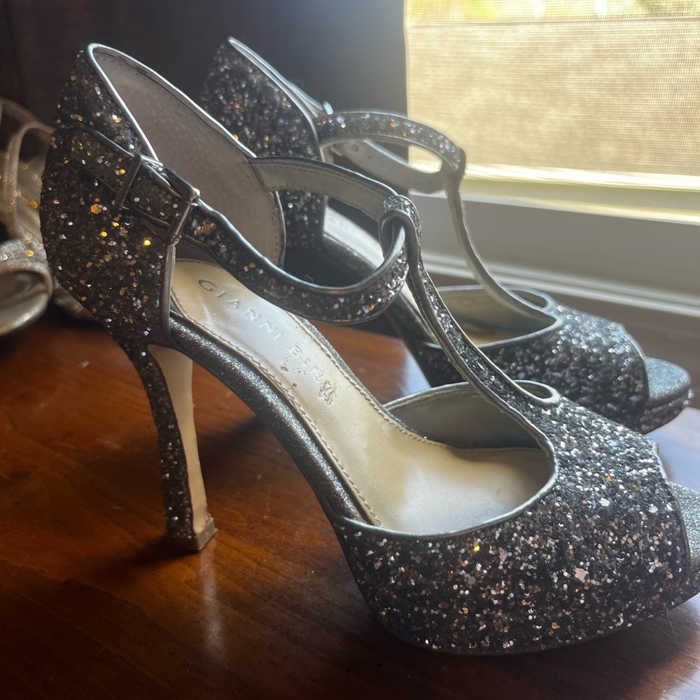 Gianvito Rossi Glitter Heels - Silver